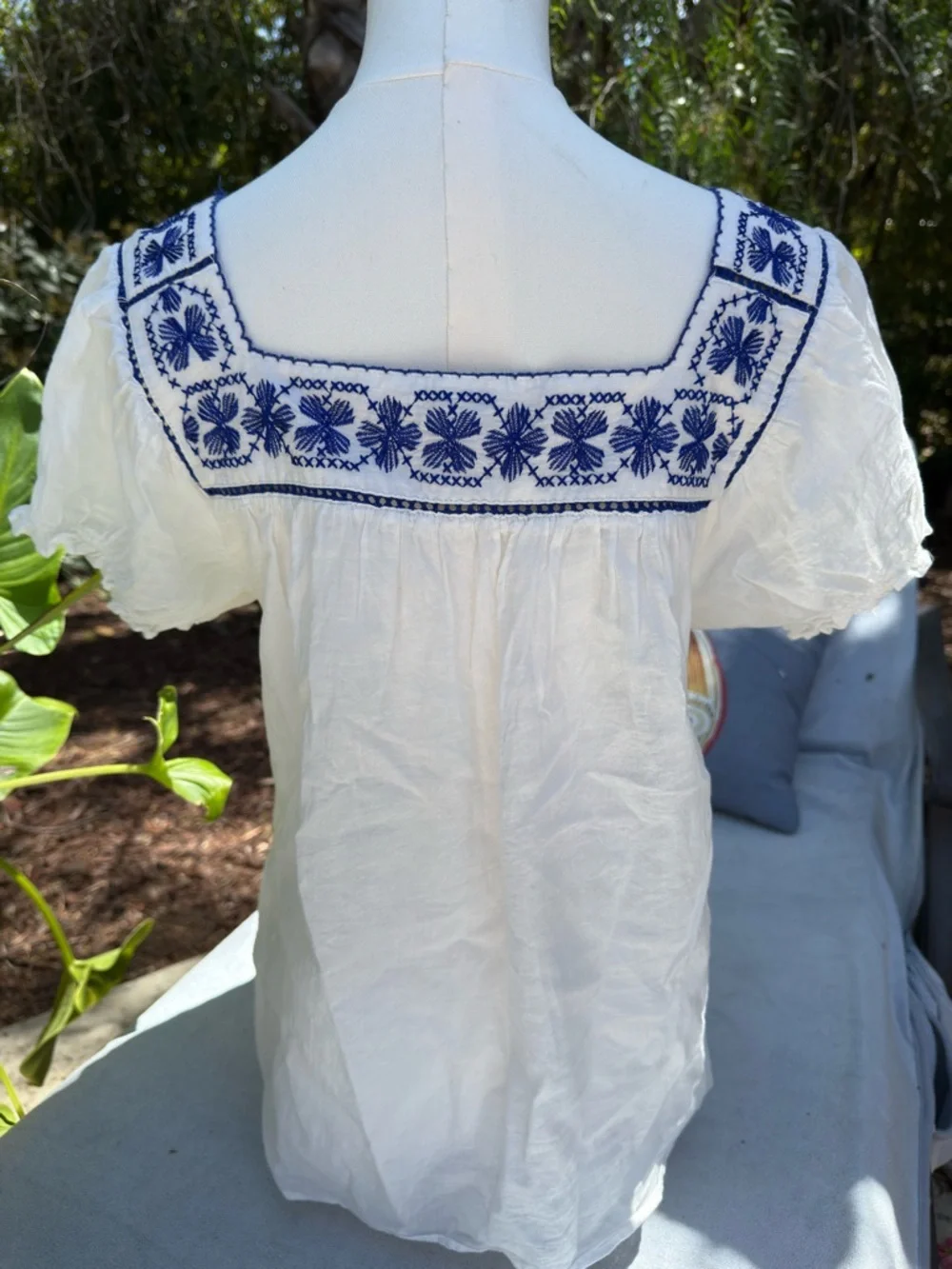 Forever 21 Embroidered Square Neck Puff Sleeve Top - Picture 4 of 7